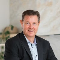 Steve Lewis